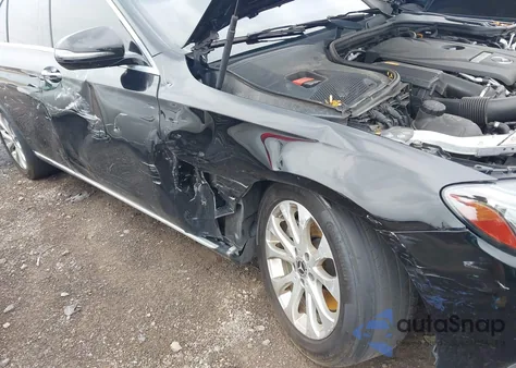 2019 Mercedes-Benz E 300 4Matic z USA, uszkodzony, nr VIN WDDZF4KBXKA518437